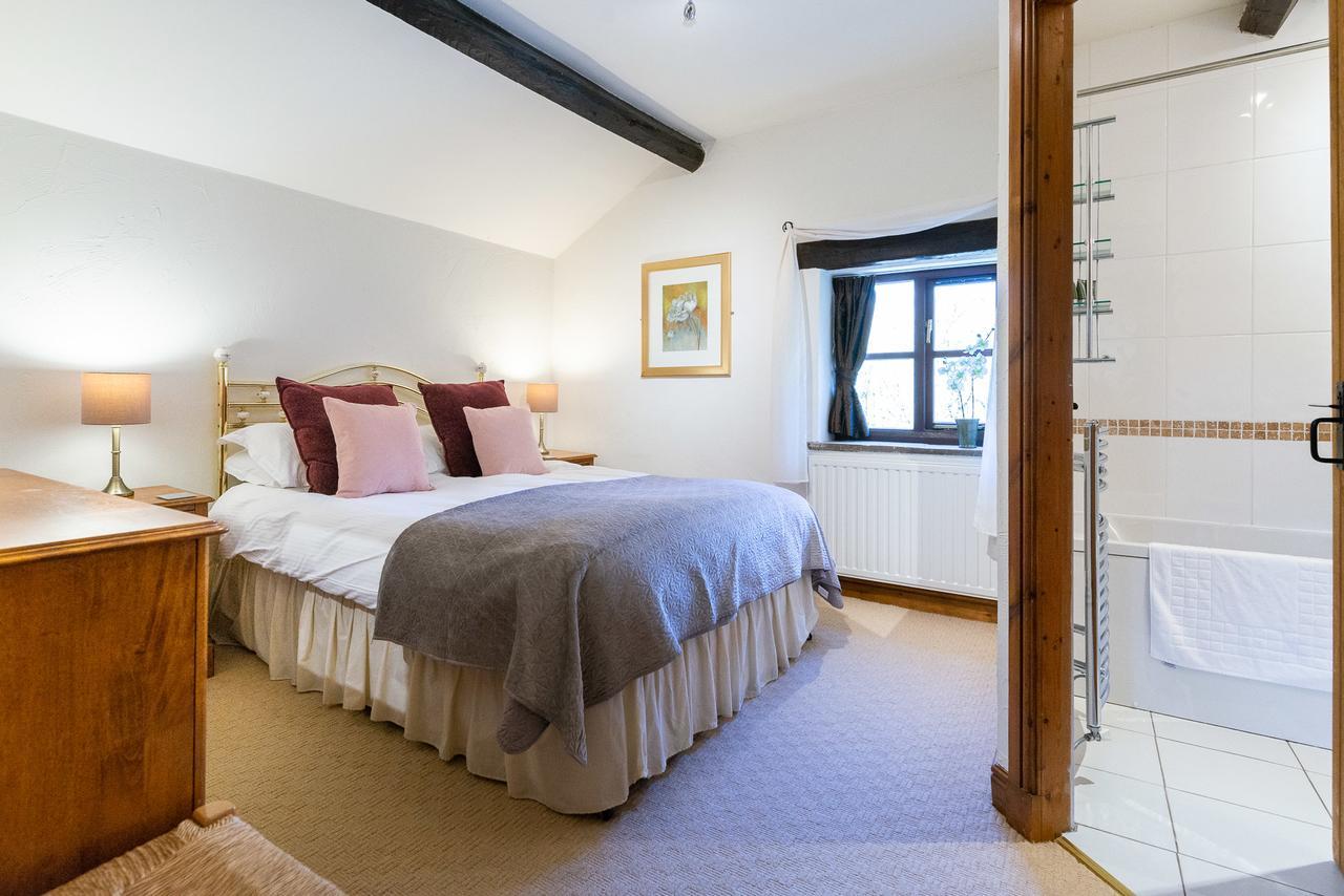 Wolfen Mill Villa Chipping Екстериор снимка